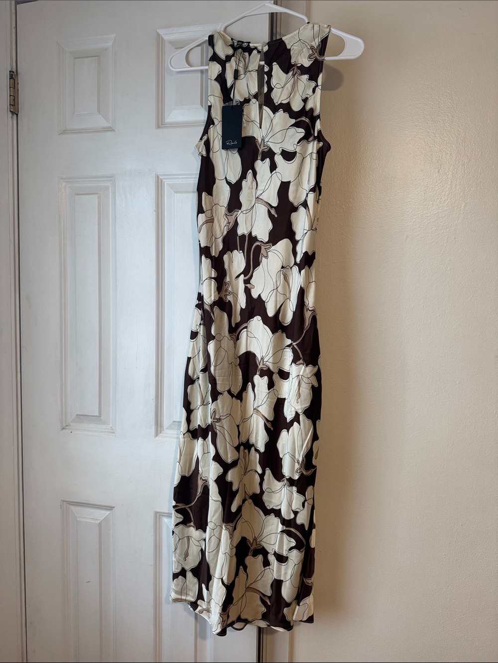 NWT Rails Gabriella Dress Mocha Floral Satin Midi Ruched Side Slit Size S - Picture 10 of 13